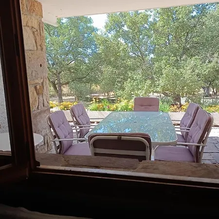 Ferienhaus . Casa Con Enorme Jardin Y Tenis. Derronadas