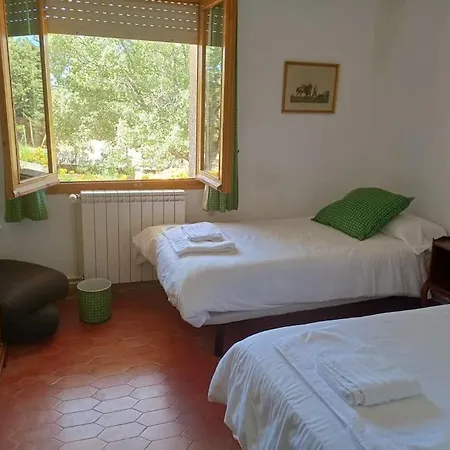 Ferienhaus . Casa Con Enorme Jardin Y Tenis. Derronadas