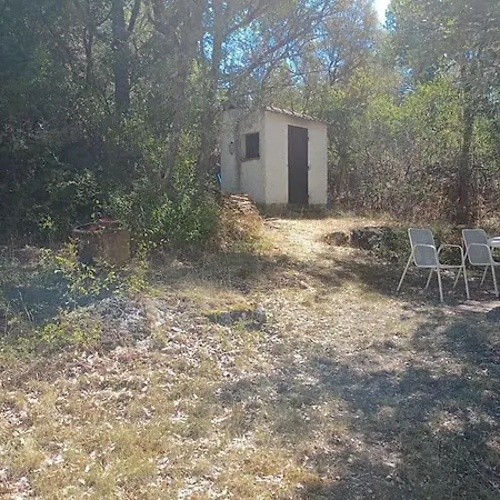 . Casa Con Enorme Jardin Y Tenis. * Derronadas