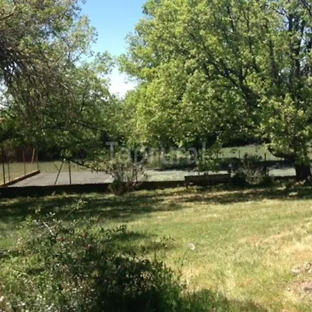 Chalet . Casa Con Enorme Jardin Y Tenis. *