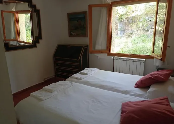 . Casa Con Enorme Jardin Y Tenis. 度假居 Derronadas