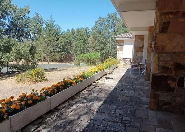 . Casa Con Enorme Jardin Y Tenis. 度假居 Derronadas