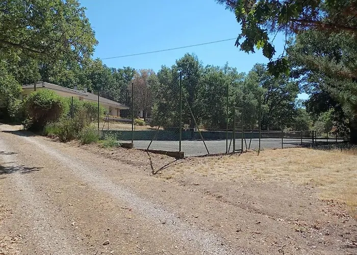 度假居 . Casa Con Enorme Jardin Y Tenis. *