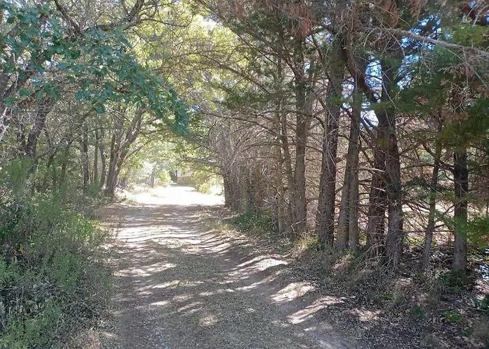 度假居 . Casa Con Enorme Jardin Y Tenis. Derronadas